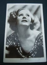 Vintage Postcard Greta Garbo