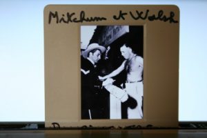 Original Ekta Robert Mitchum Raoul Walsh Candid Photo